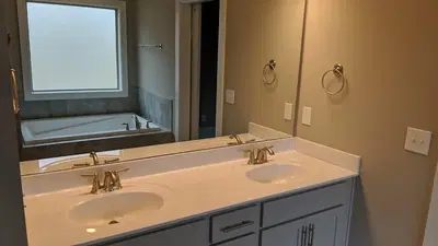 Home Repair Expert Photo