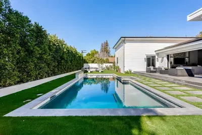 Cosmic Renovation & Roofing