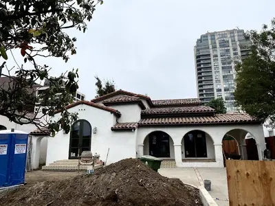 Mercado Roofing