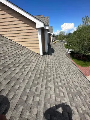 EZE ROOFING & CONTRACTING LLC