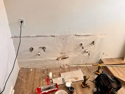 Red White & New Home Services LLC