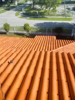 Roof Cleaning Pembroke Pines