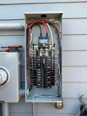 Florida Electrical & Fire Alarm LLC electricians in Deerfield Beach (Florida Alarma eléctrica y cont