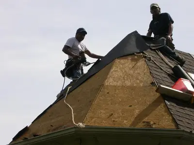 Leslie's Roofing