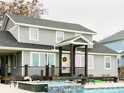 Distinctive Renovations & General Contracting, LLC